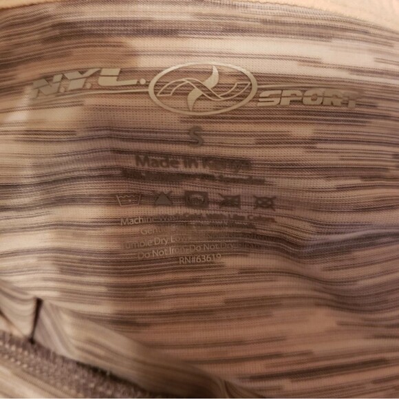 New York Laundry Sport Athletic V-Neck Tee Size Small - Picture 5 of 7